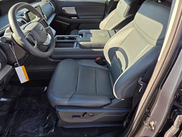 new 2025 Ford Expedition car, priced at $72,112