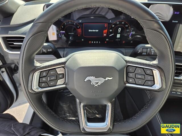 used 2025 Ford Mustang car, priced at $39,900
