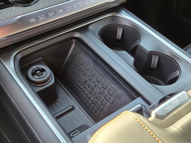 new 2025 Ford Expedition car, priced at $83,106