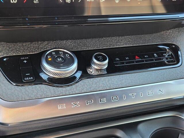 new 2025 Ford Expedition car, priced at $83,106