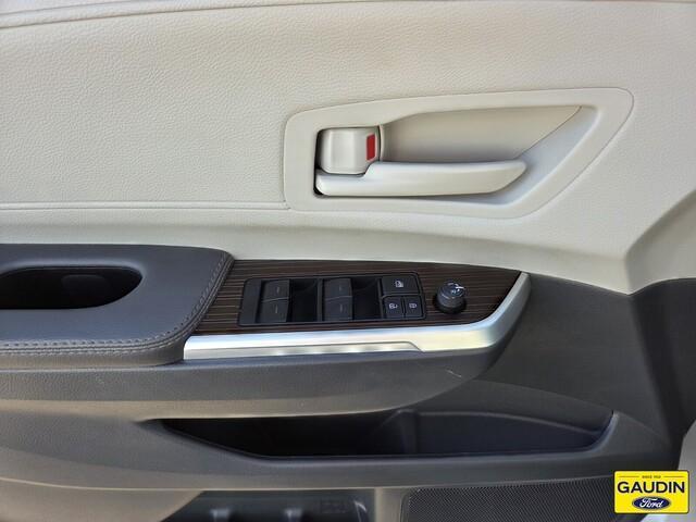 used 2024 Toyota Sienna car, priced at $39,900