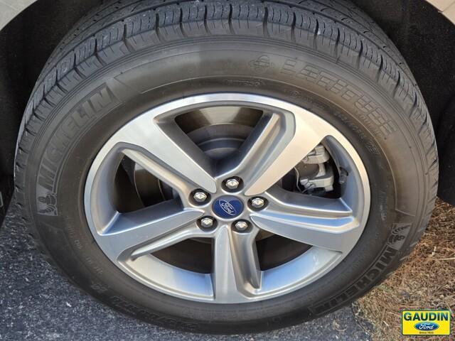 used 2022 Ford Edge car, priced at $26,900