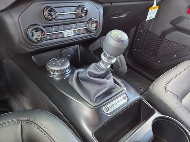 new 2025 Ford Bronco car, priced at $50,402