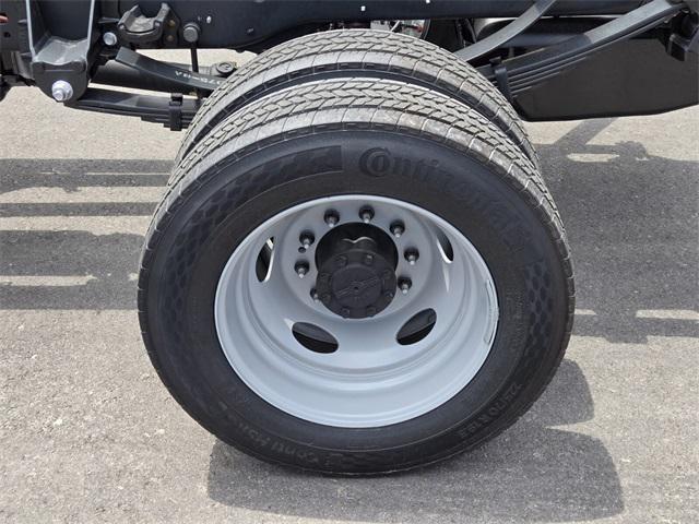 new 2025 Ford F-450 car, priced at $64,153