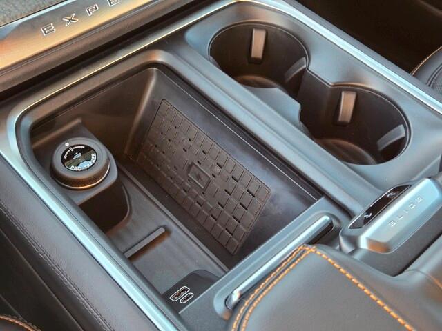 new 2025 Ford Expedition car, priced at $82,941