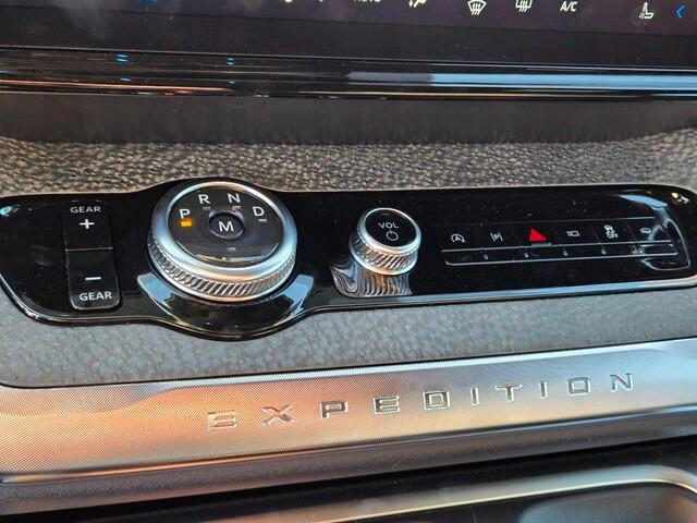 new 2025 Ford Expedition car, priced at $82,941