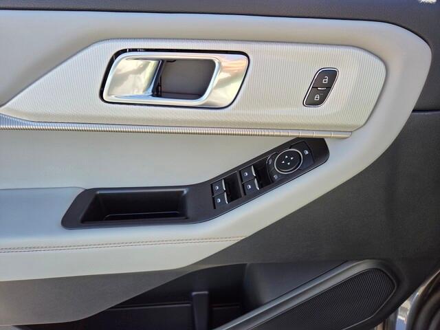 new 2025 Ford Explorer car, priced at $43,665