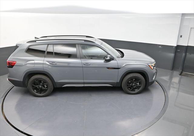 new 2025 Volkswagen Atlas car, priced at $47,014