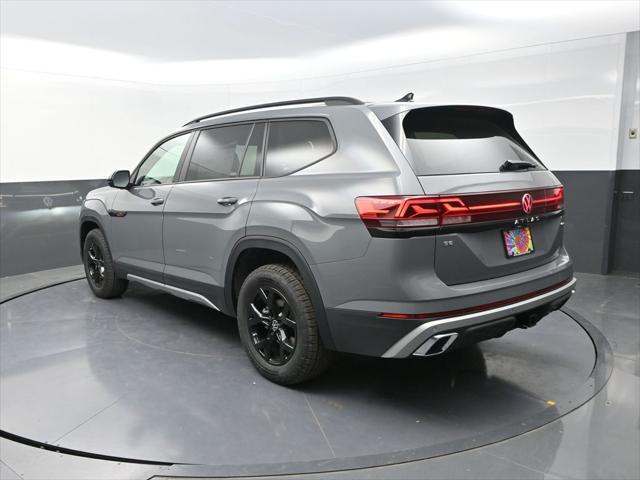 new 2025 Volkswagen Atlas car, priced at $47,014