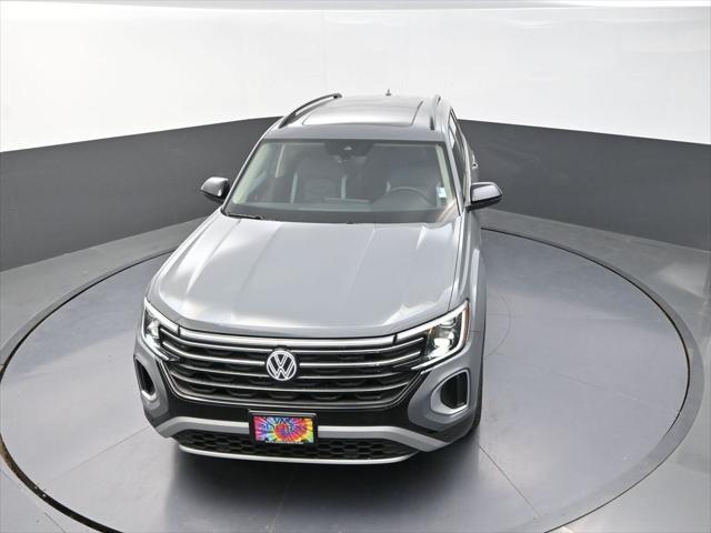 new 2025 Volkswagen Atlas car, priced at $47,014