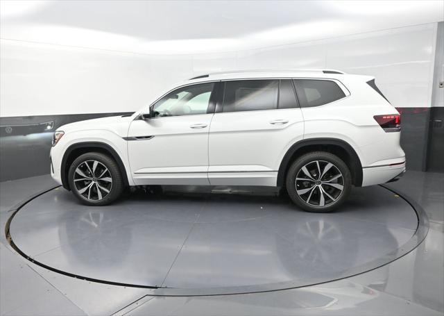 new 2025 Volkswagen Atlas car, priced at $51,728