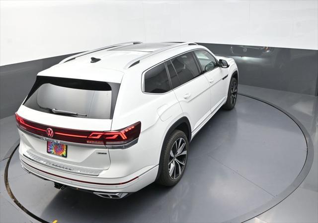 new 2025 Volkswagen Atlas car, priced at $51,728