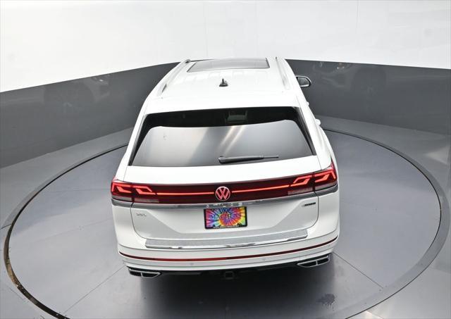 new 2025 Volkswagen Atlas car, priced at $51,728