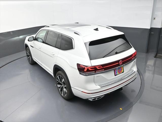 new 2025 Volkswagen Atlas car, priced at $51,728