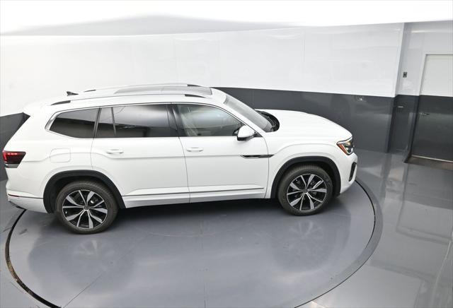new 2025 Volkswagen Atlas car, priced at $51,728