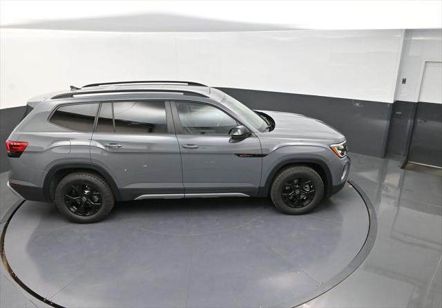new 2025 Volkswagen Atlas car, priced at $47,014