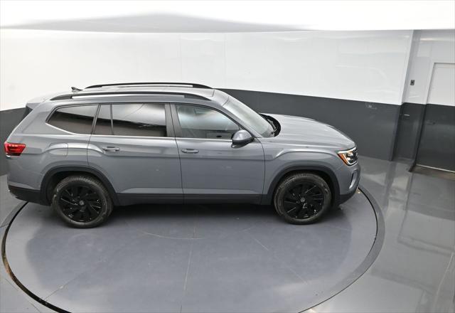 new 2025 Volkswagen Atlas car, priced at $46,073