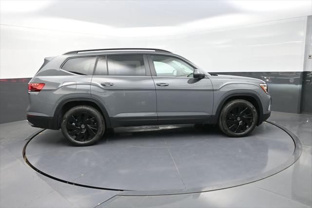 new 2025 Volkswagen Atlas car, priced at $46,073