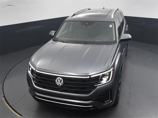 new 2024 Volkswagen Atlas car, priced at $51,531