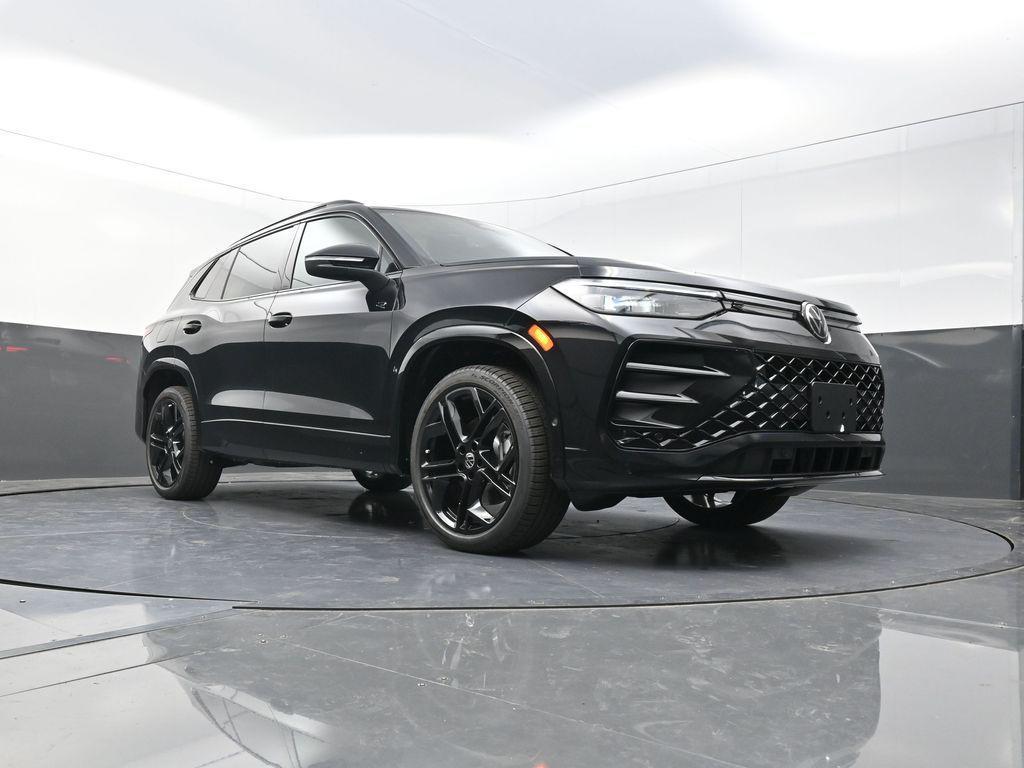 new 2025 Volkswagen Tiguan car, priced at $37,298