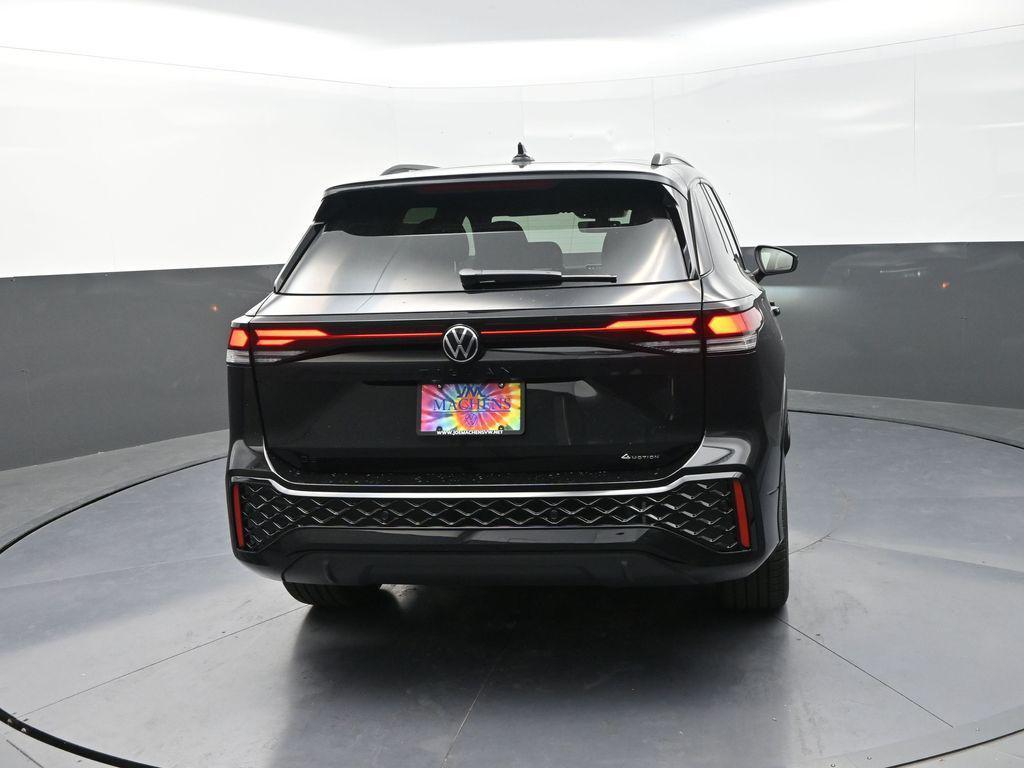 new 2025 Volkswagen Tiguan car, priced at $37,298
