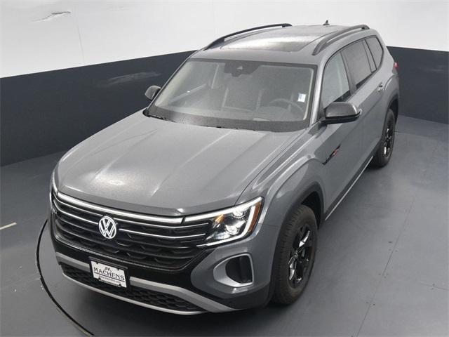 new 2024 Volkswagen Atlas car, priced at $49,375