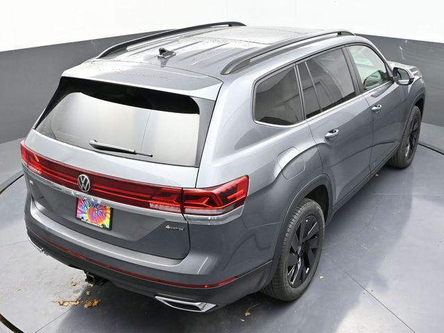 new 2025 Volkswagen Atlas car, priced at $45,073