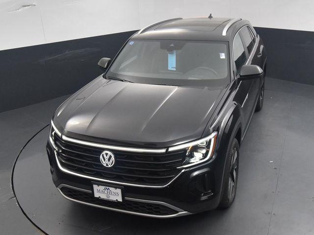 new 2024 Volkswagen Atlas Cross Sport car, priced at $45,580