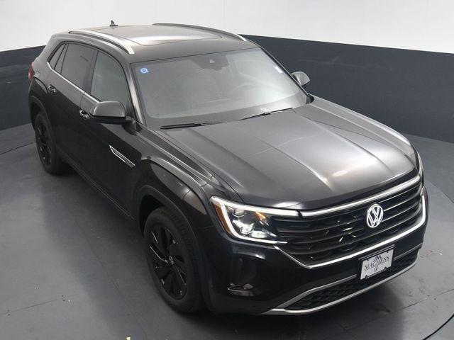 new 2025 Volkswagen Atlas Cross Sport car, priced at $44,103