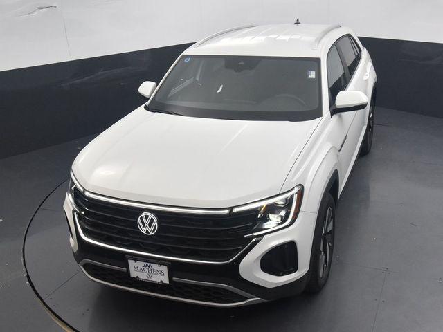 new 2024 Volkswagen Atlas Cross Sport car, priced at $39,391