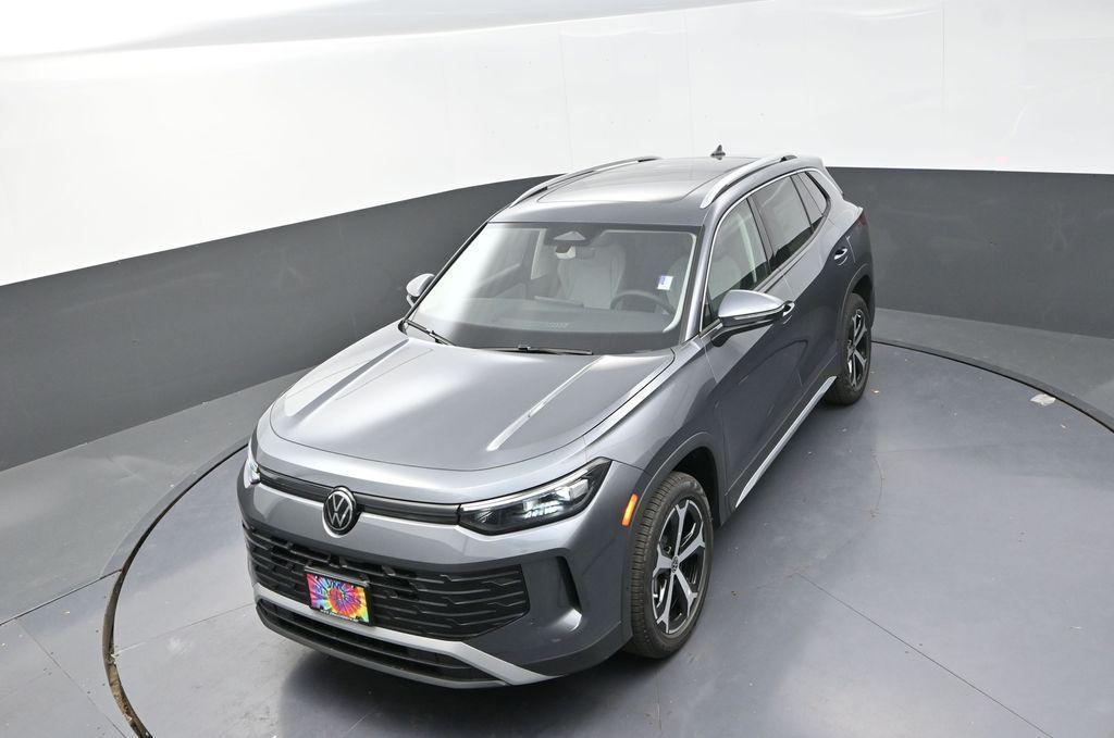 new 2025 Volkswagen Tiguan car, priced at $35,270
