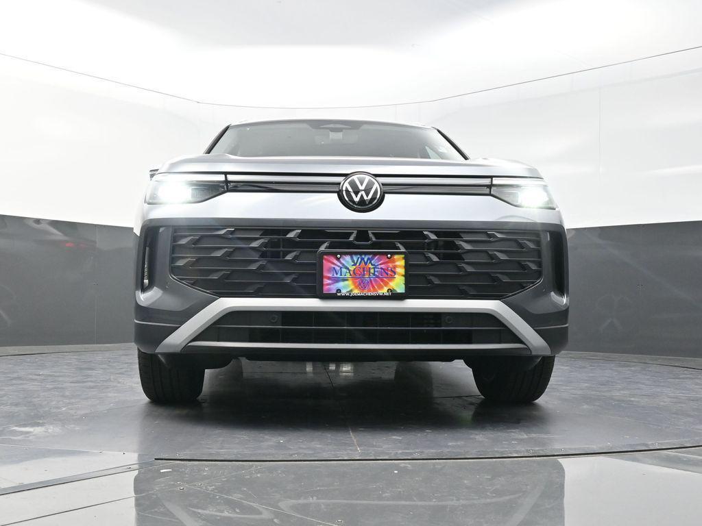 new 2025 Volkswagen Tiguan car, priced at $35,270
