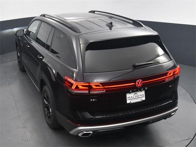 new 2024 Volkswagen Atlas car, priced at $48,981