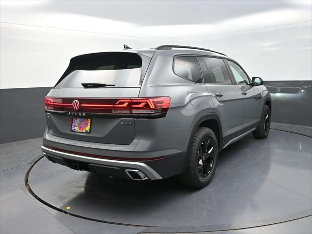 new 2025 Volkswagen Atlas car, priced at $47,014