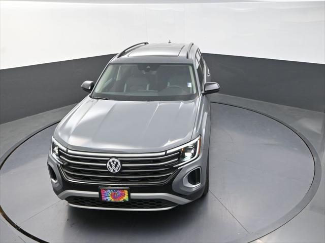new 2025 Volkswagen Atlas car, priced at $47,014