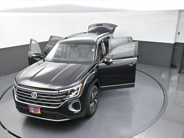 new 2025 Volkswagen Atlas car, priced at $45,572