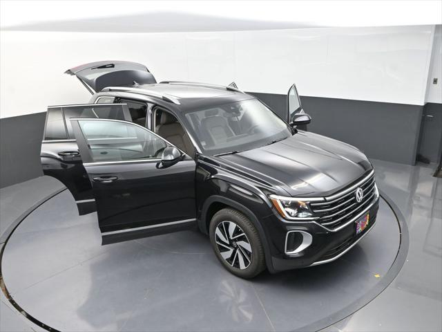 new 2025 Volkswagen Atlas car, priced at $45,572