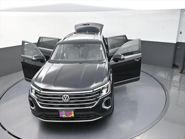 new 2025 Volkswagen Atlas car, priced at $45,572