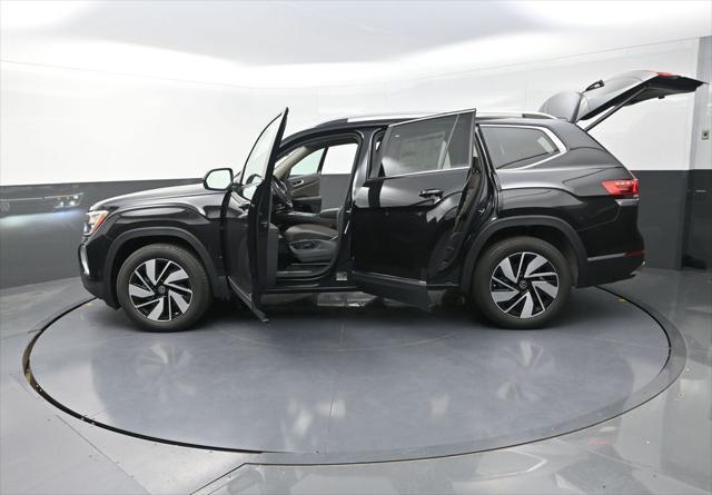 new 2025 Volkswagen Atlas car, priced at $45,572