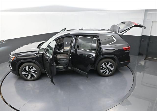 new 2025 Volkswagen Atlas car, priced at $45,572