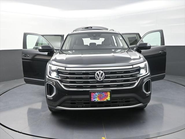new 2025 Volkswagen Atlas car, priced at $45,572