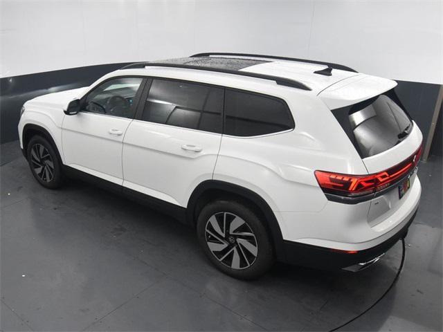new 2024 Volkswagen Atlas car, priced at $43,483