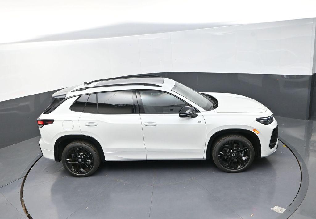 new 2025 Volkswagen Tiguan car, priced at $37,735