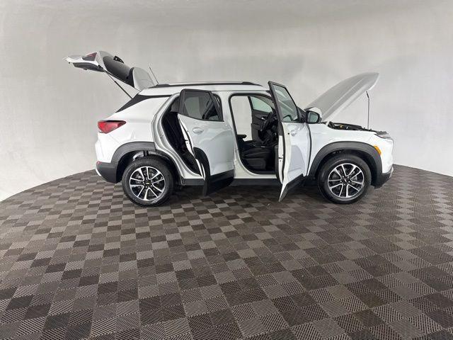 used 2025 Chevrolet TrailBlazer car