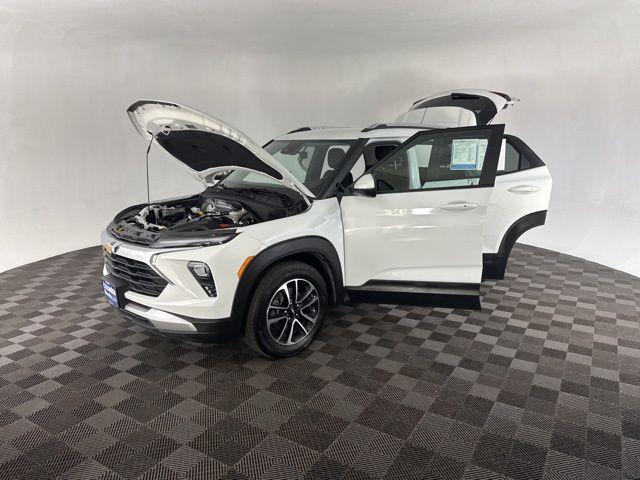 used 2025 Chevrolet TrailBlazer car