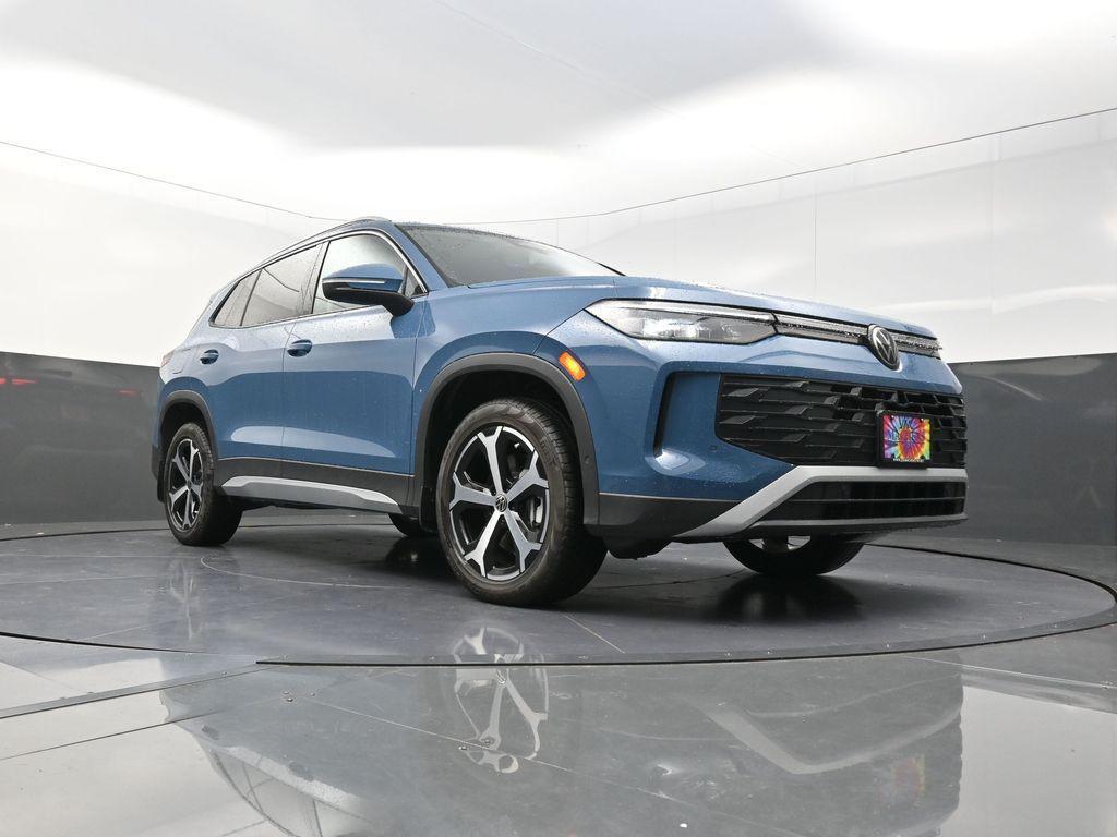 new 2025 Volkswagen Tiguan car, priced at $35,298
