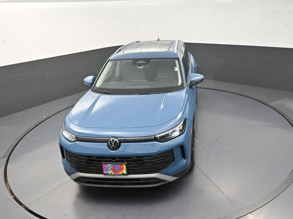 new 2025 Volkswagen Tiguan car, priced at $35,298