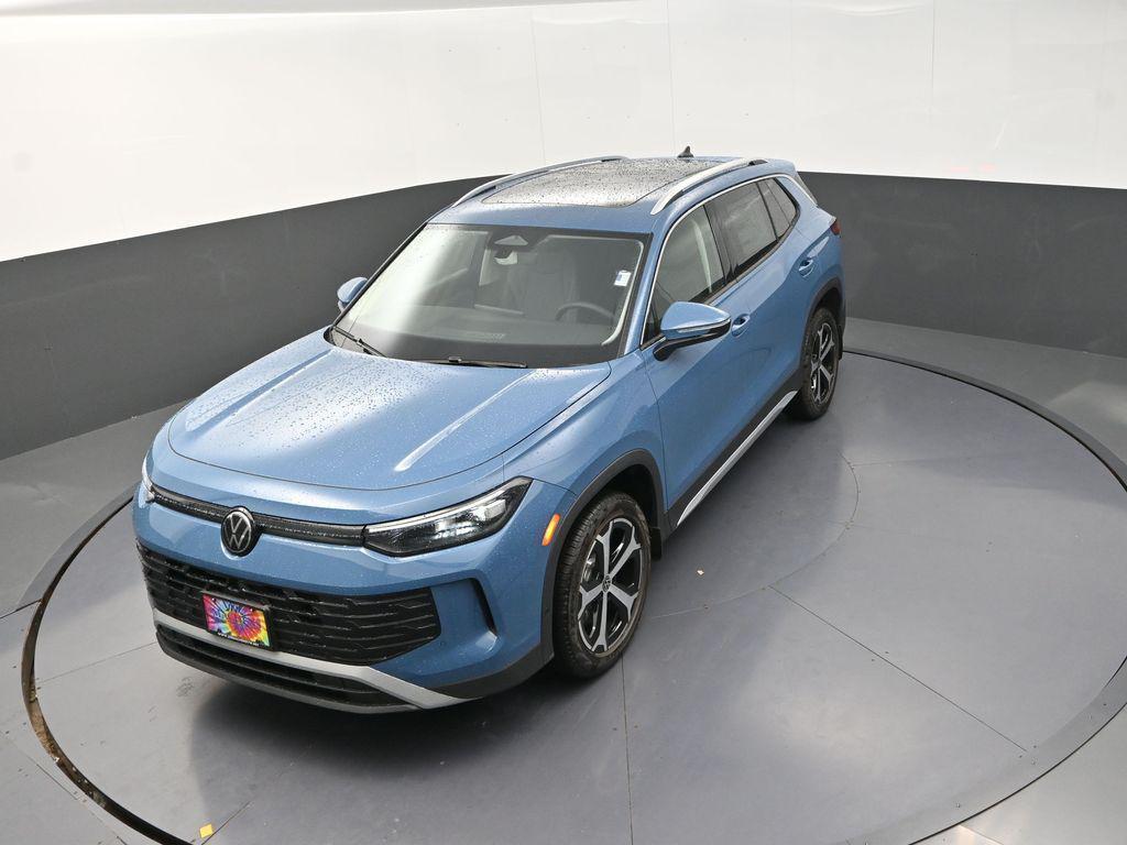 new 2025 Volkswagen Tiguan car, priced at $35,298