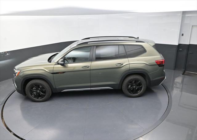 new 2025 Volkswagen Atlas car, priced at $43,436