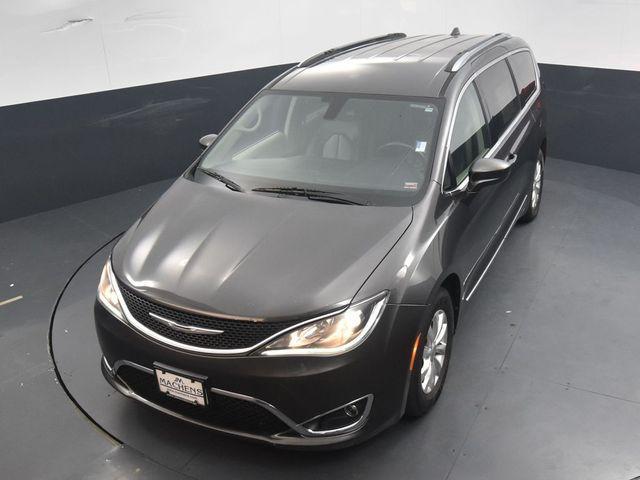 used 2018 Chrysler Pacifica car, priced at $10,191